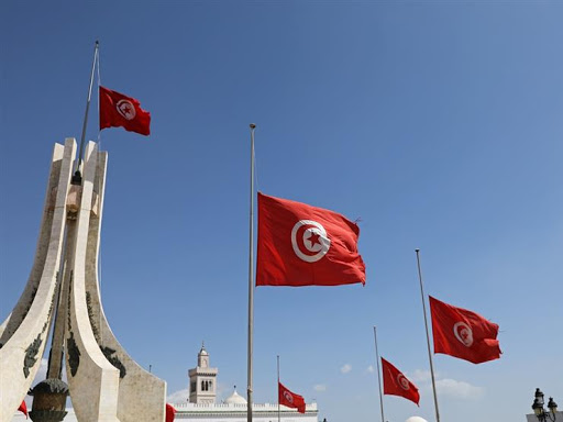 Tunisie: Un expert en finances suggère un confinement total de 15 jours et minimise ses répercussions sur l’économie