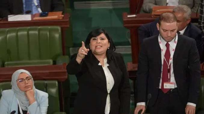 Tunisie: Une députée d’Ennahdha compare Abir Moussi au “Corona”