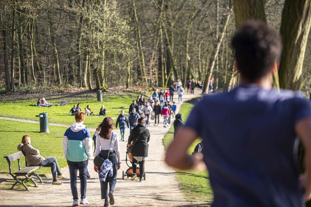 Coronavirus: L’OMS met en garde les jeunes