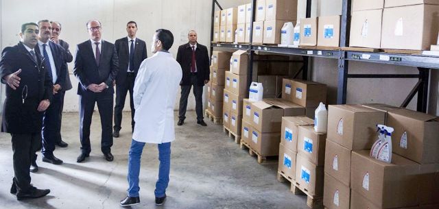 Tunisie – Fakhfekh inspecte les stocks de médicaments et de moyens de protection