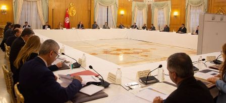 Tunisie – Les ministres font don de la moitié de leurs salaires