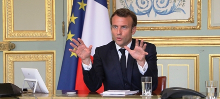 Macron : La France devrait aider ses amis africains en annulant leurs dettes