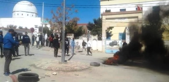 Tunisie – Çà se gâte à Makthar : Le gouverneur et des députés dégagés de la municipalité