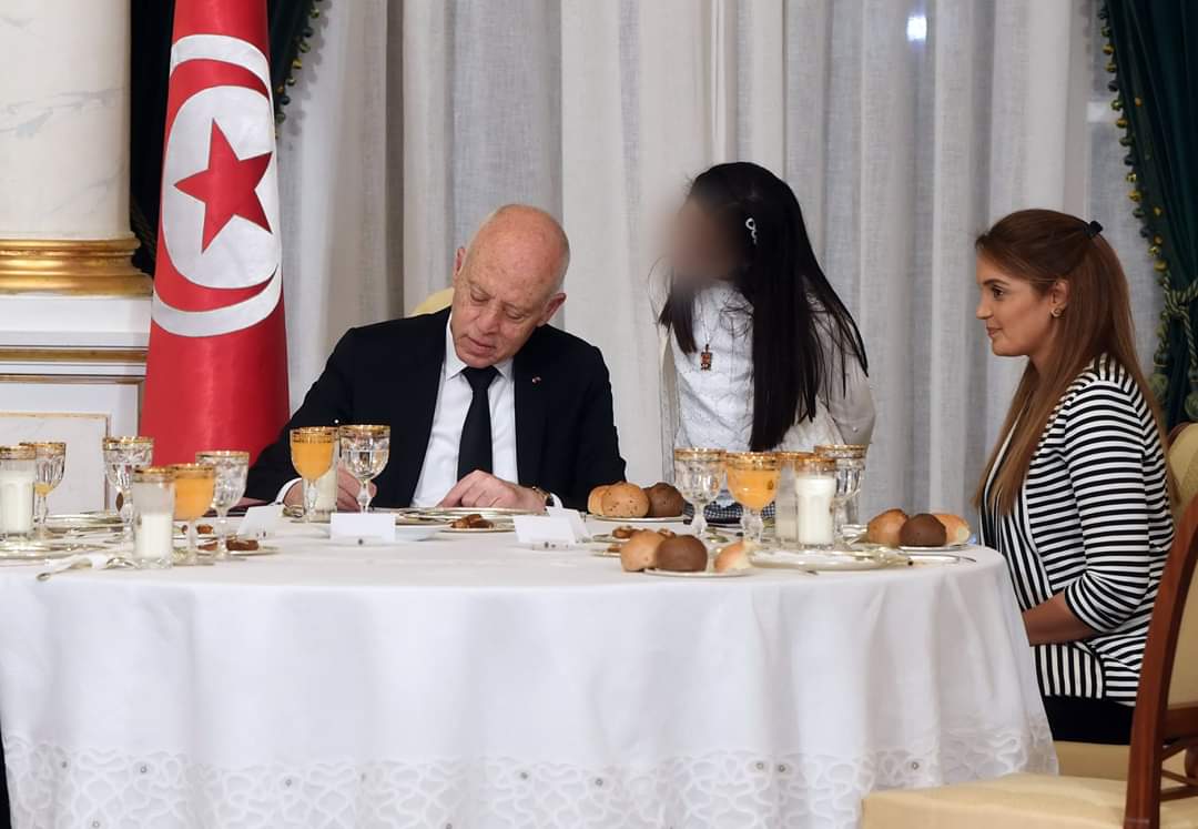 Tunisie : Dîner d’iftar au palais de Carthage  avec les familles des agents de la garde présidentielle tombés en Martyr