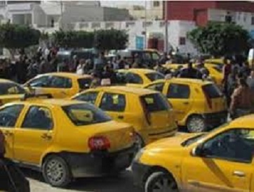 Tunisie: Des propriétaires de taxis individuels protestent à la Kasbah