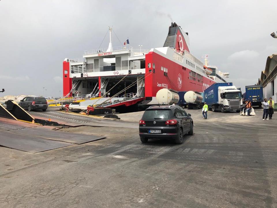 Tunisie: Evacuation par la France de 460 de ses ressortissants via le port de La Goulette