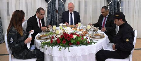 Tunisie – IMAGES : le président Saied en visite à la caserne des unités d’intervention