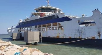 Tunisie [Photos]: Le Loud de Kerkennah poussé au rivage par des vents forts