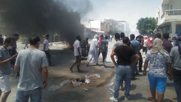 Tunisie: Reprise des affrontements entre manifestants et forces de l’ordre à Tataouine