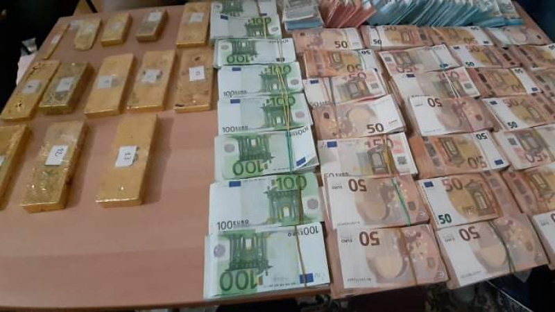 Tunisie: Nouvelle saisie d’une importante somme en devise et des lingots d’or