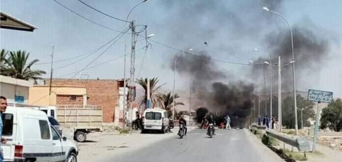 Tunisie – Gafsa : Des protestataires bloquent la route