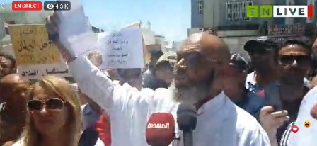 Tunisie – Mohamed Hentati s’adresse à l’assistance à la place du Bardo et annonce la création du front du 14 juin