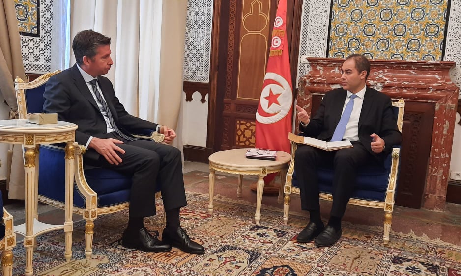 Tunisie: Le ministre des Finances informe l’ambassadeur de Turquie de la nécessité d’un équilibre des échanges commerciaux