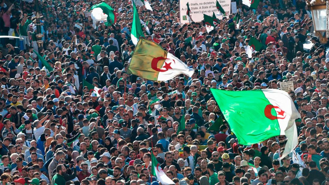 La France rend les crânes de 24 combattants de l’indépendance à l’Algérie