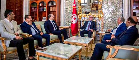 Tunisie – Fakhfekh resserre les rangs de sa coalition