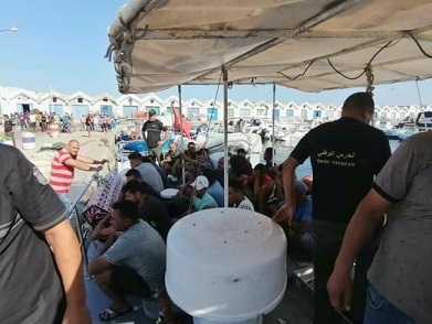 Tunisie: Repêchage du corps d’un migrant clandestin et 13 autre secourus au large de Mahdia