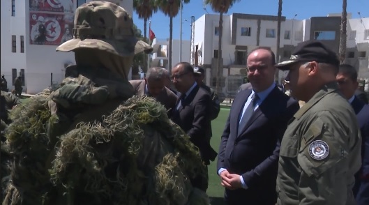 Tunisie – VIDEO : Elyes Fakhfekh en visite à l’Unité Spéciale de la Garde Nationale