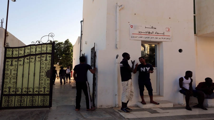 Tunisie: Le FTDES appelle à mettre fin aux violations du gouverneur de Médenine contre les migrants