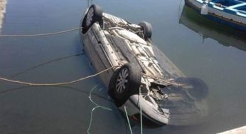 Tunisie – Kerkennah : repêchage d’une voiture tombée du Loud dans le bassin du port