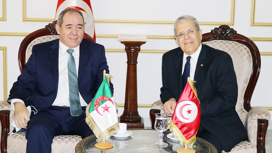 Le ministre des Affaires étrangères algérien en visite en Tunisie