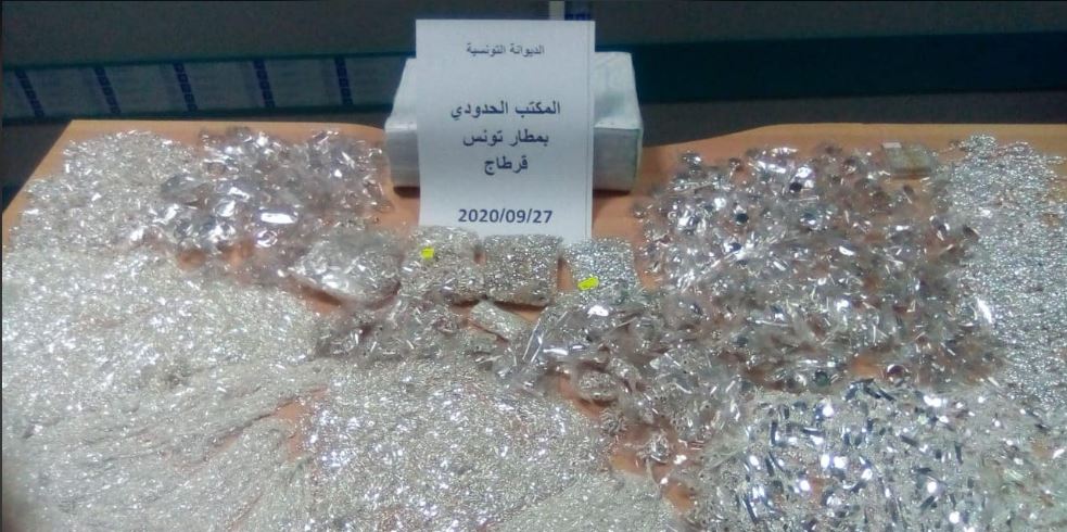 Tunisie : Mise en échec d’une tentative de contrebande de bijoux en argent à l’aéroport Tunis-Carthage