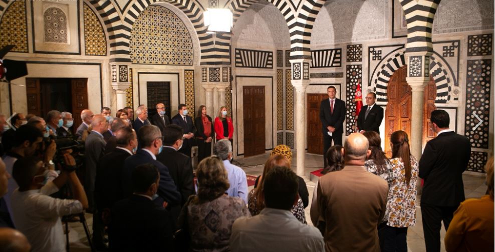 Tunisie : Hichem Mechichi préside la cérémonie d’investiture de son chef de cabinet