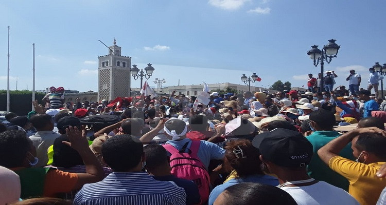 Tunisie : Place de la Kasbah : Rassemblement protestataire des diplômés chômeurs