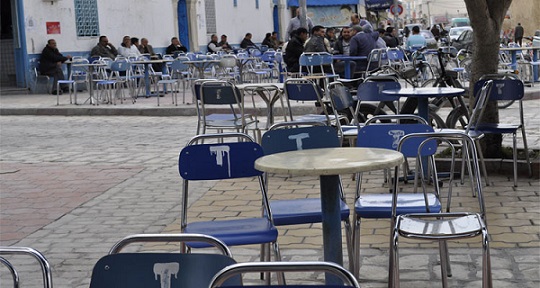 Tunisie: Interdiction de l’usage des chaises dans les cafés à partir de lundi prochain, annonce le ministre de la Santé