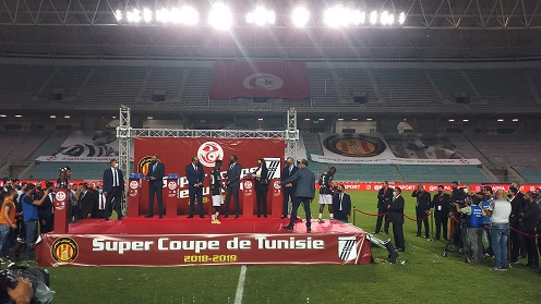 Supercoupe: L’Espérance Sportive de Tunis remporte le titre devant le Club Sportif Sfaxien grâce aux tirs au but