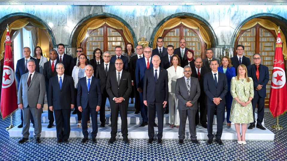 Tunisie: Un gouvernement d’hésitation nationale