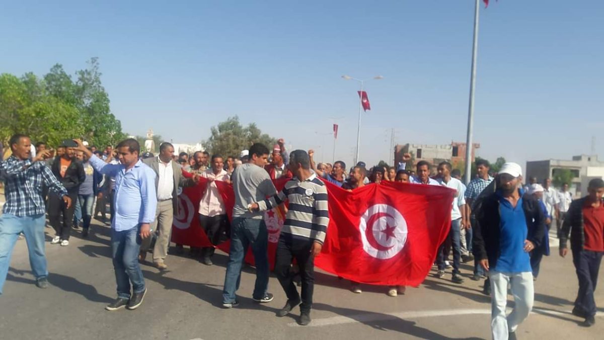 Tunisie: Marche de protestation des agents de la société de l’Environnement à Tataouine