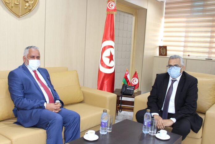 Tunisie : Le ministre de la Justice s’entretient avec l’ambassadeur du Sultanat d’Oman