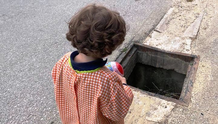 La Marsa : Une fillette meurt dans une bouche d’égout… Ils sont plus que responsables… Ils sont fautifs !