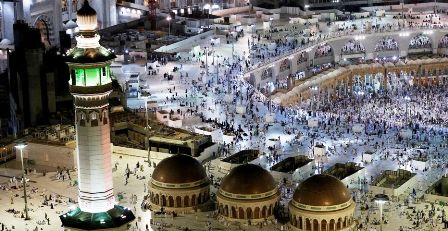 Reprise des prières dans la Mosquée Sainte de la Mecque après une interruption de sept mois