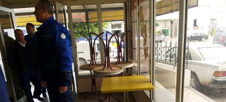 Tunisie – Sfax : autorisation de l’usage des tables et des chaises dans les cafés