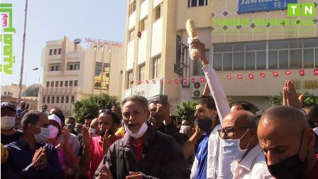 Tunisie – VIDEO : Sfax : Manifestation des propriétaires et salariés des cafés et des restaurants