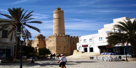 Tunisie-Sousse [PHOTO] : Les commerçants de prêt-à-porter boycottent le confinement général