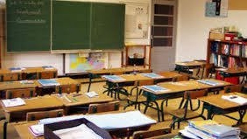 Tunisie: Après plus de 300 infections au coronavirus en milieu scolaire, le syndicat de l’enseignement secondaire envisage des actions de protestations