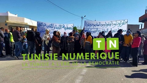 Tunisie [Photos]: Marche pacifique des habitants d’El Guettar à Gafsa contre les décisions du Conseil ministériel
