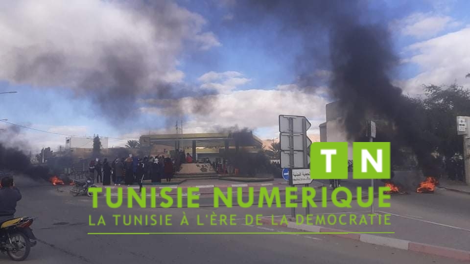 Tunisie [Photos]: Des chômeurs à Métaloui demandent à être recrutés par la CPG