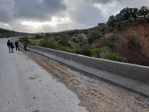 Tunisie [Photos]: Travaux d’aménagement du tronçon de la route de l’accident d’Amdoun à Béja
