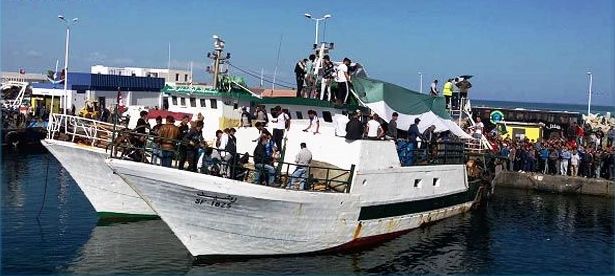 Tunisie – Les unités de la garde maritime arraisonnent les barques de l’émigration collective de la Chebba