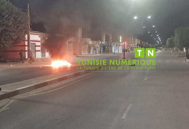 Tunisie [Photos]: Fermeture de la route à Sened à Gafsa pour réclamer des emplois