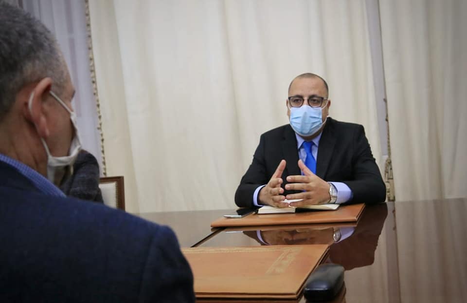 Tunisie : Hichem Mechichi rencontre une délégation de docteurs-chercheurs au chômage