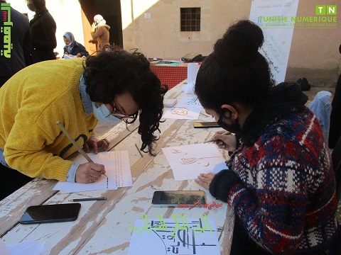 Tunisie: En images, atelier sur la calligraphie à l’occasion de la Journée mondiale de la Langue arabe à Sfax