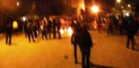 Tunisie – URGENT : Des casseurs tentent de fermer la route de la Cité Al Intilaka