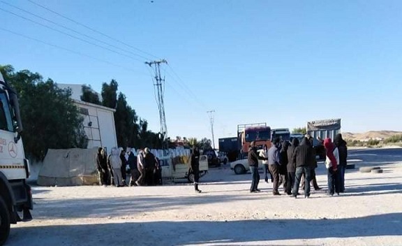 Tunisie: Des protestataires bloquent l’usine de gypse à Tataouine