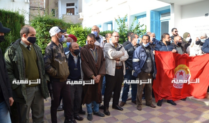 Tunisie-Béja [Audio+ Photos]: Les agents et cadres du Commissariat de l’Agriculture protestent!