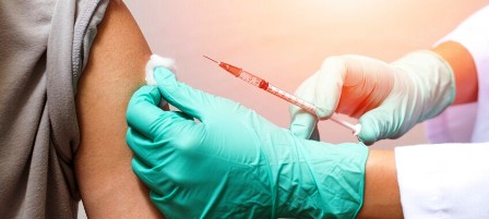 Il attrape la Covid plus d’une semaine après avoir reçu le vaccin