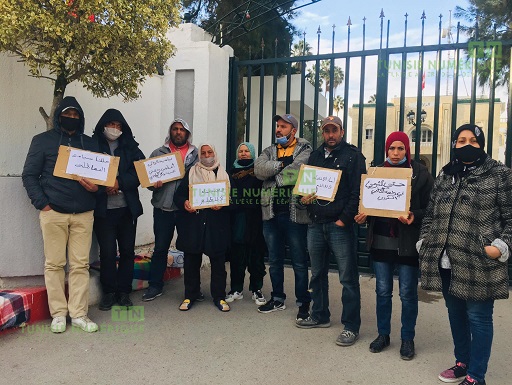 Tunisie: En images, sit-in des conducteurs de taxis pour réclamer des licences à Béja
